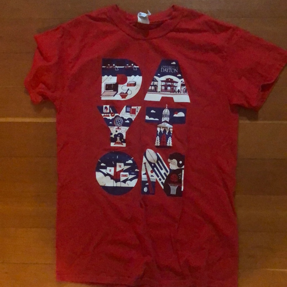 University of Dayton t-shirt Adult S